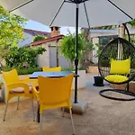 House Emma - Two Bedroom With Terrace