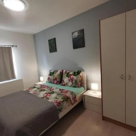 House Emma - Two Bedroom With Terrace 別荘 シベニク