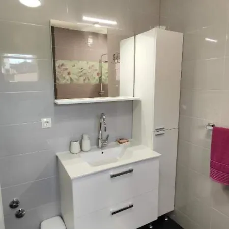 別荘 House Emma - Two Bedroom With Terrace シベニク