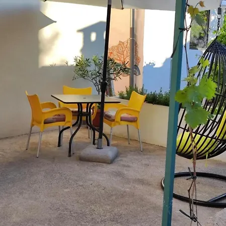 House Emma - Two Bedroom With Terrace בית נופש *