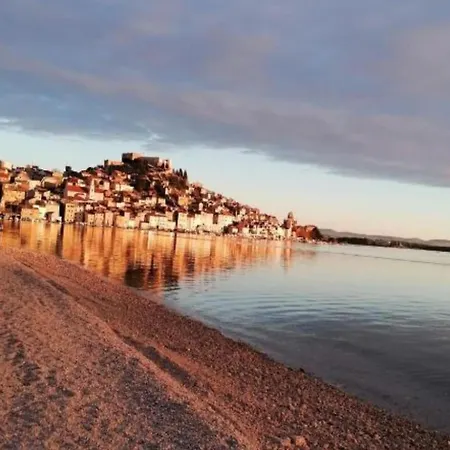 House Emma - Two Bedroom With Terrace