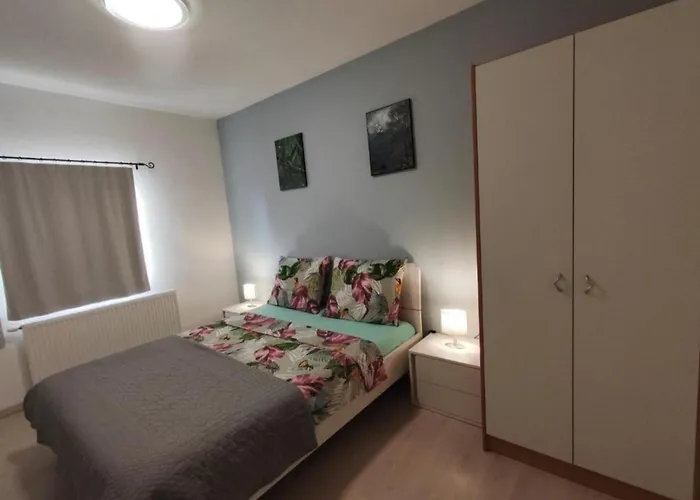 House Emma - Two Bedroom With Terrace 別荘 シベニク