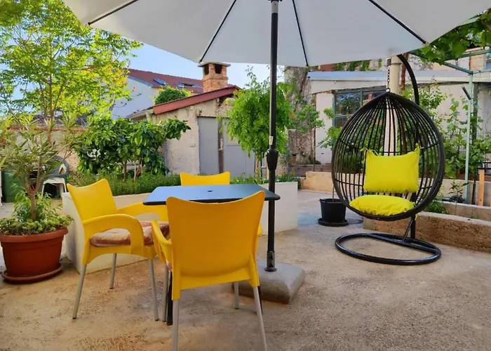 House Emma - Two Bedroom With Terrace