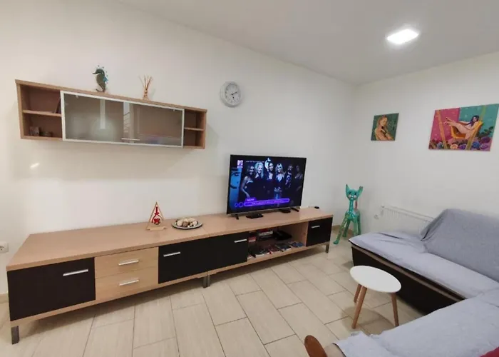 בית נופש House Emma - Two Bedroom With Terrace שיבניק