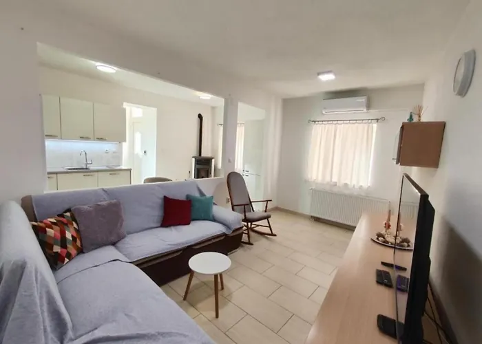 House Emma - Two Bedroom With Terrace 別荘 シベニク