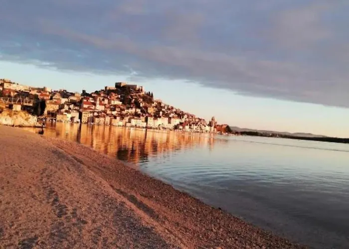 House Emma - Two Bedroom With Terrace